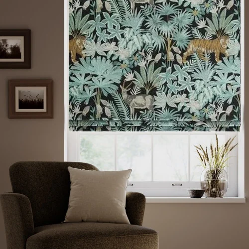 https://onlineblindz.co.uk/hub/blinds/roman-blind/leandra-canopy-roman-blind-1.webp