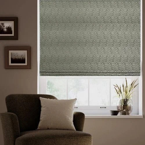 https://onlineblindz.co.uk/hub/blinds/roman-blind/leia-shingle-roman-blind-1.webp