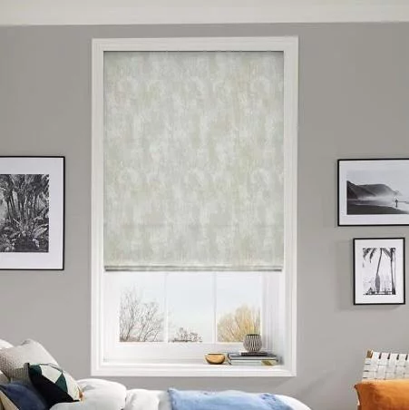 https://onlineblindz.co.uk/hub/blinds/roman-blind/lindsey-shimmer-roman-blind-1.webp