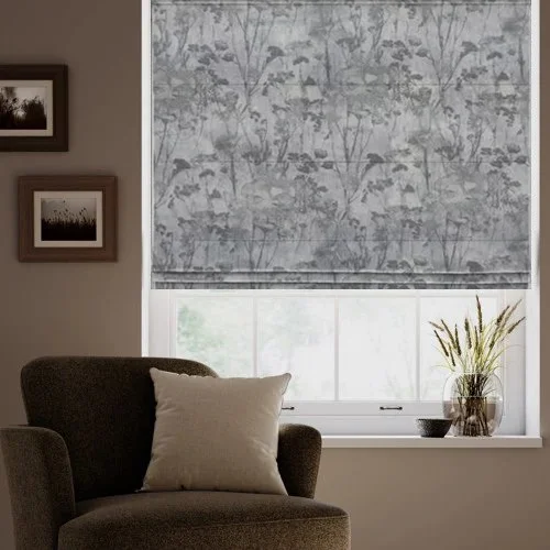 https://onlineblindz.co.uk/hub/blinds/roman-blind/maelis-charcoal-roman-blind-1.webp