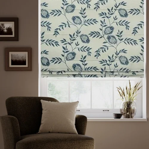 https://onlineblindz.co.uk/hub/blinds/roman-blind/naomi-delft-roman-blind-1.webp