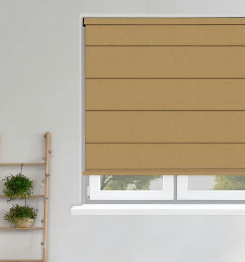 https://onlineblindz.co.uk/hub/blinds/roman-blind/scotlyn-champagne-roman-blind-1.webp