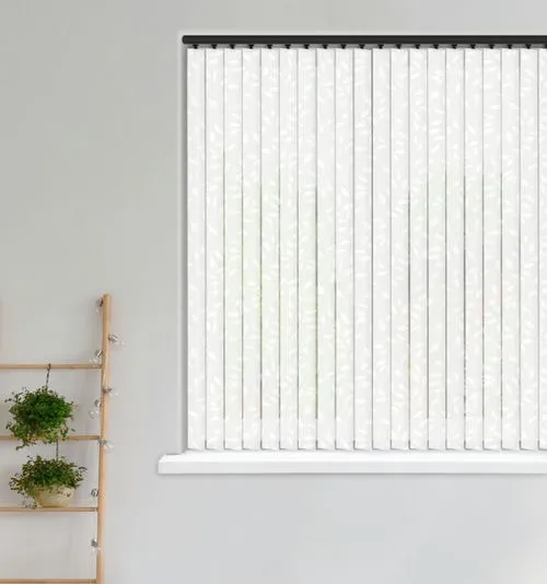 https://onlineblindz.co.uk/hub/blinds/vertical-blind/manor-white-vertical-blind-1.webp