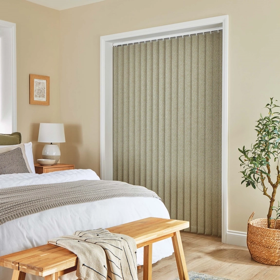 https://onlineblindz.co.uk/hub/blinds/vertical-blind/matrix-blackout-reed-vertical-blind-3.webp