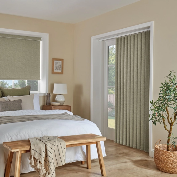 https://onlineblindz.co.uk/hub/blinds/vertical-blind/matrix-blackout-reed-vertical-blind-4.webp